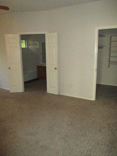 Building Photo - 9401 Bradner Dr