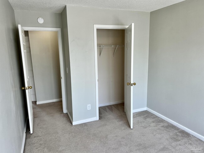 Building Photo - 280 Swaying Pine Ct