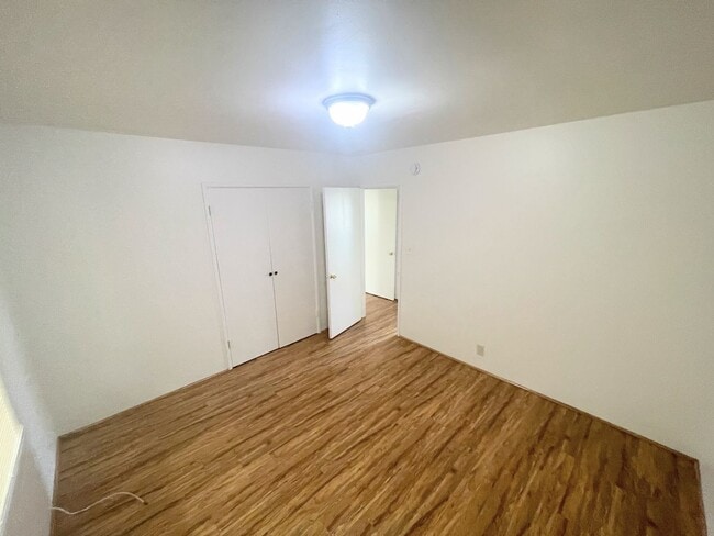 Building Photo - Simple, vintage, and beautiful! 1bd/1ba near Downtown NoHo and arts district