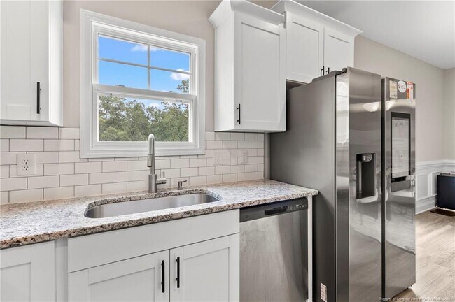 Building Photo - 112 Nairn St