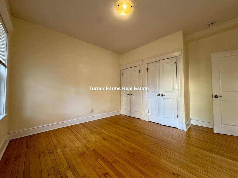 Building Photo - 154 Magazine St