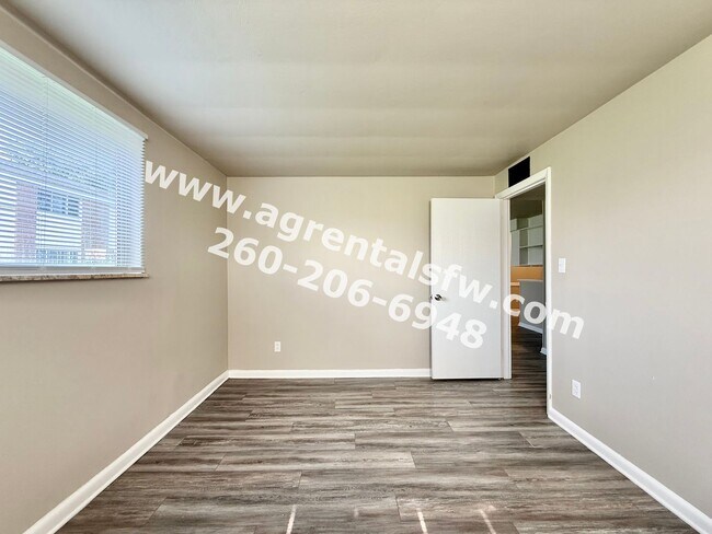 Building Photo - 4729 Northcrest Dr