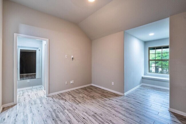 Building Photo - 815 Sunbeam Creek Ct