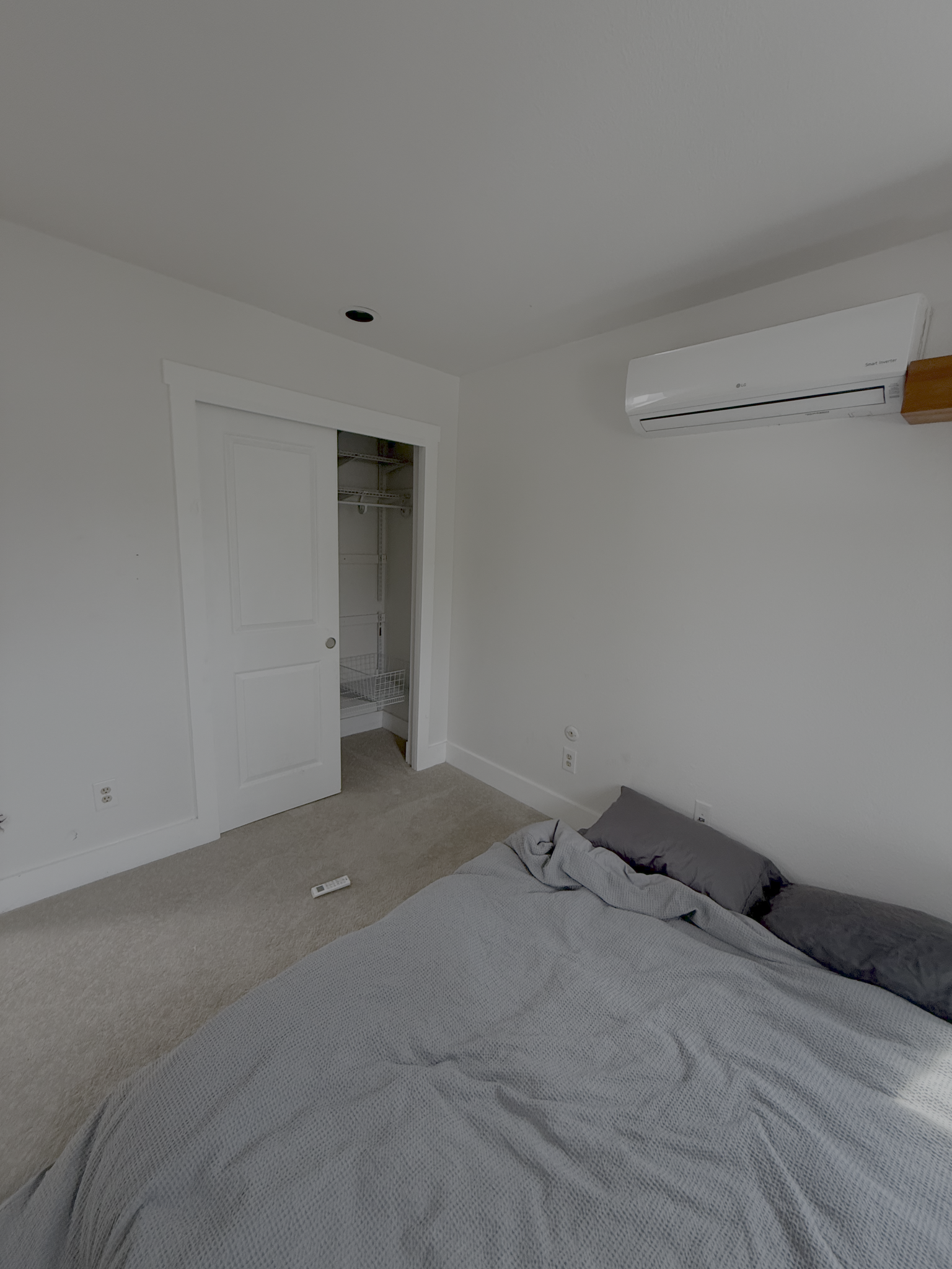 upstairs bedroom - 4626 MacArthur Ln