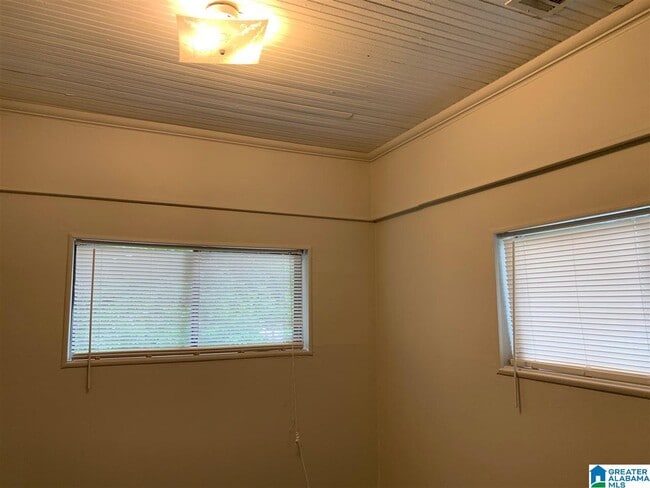 Building Photo - 1826 2nd Ave S