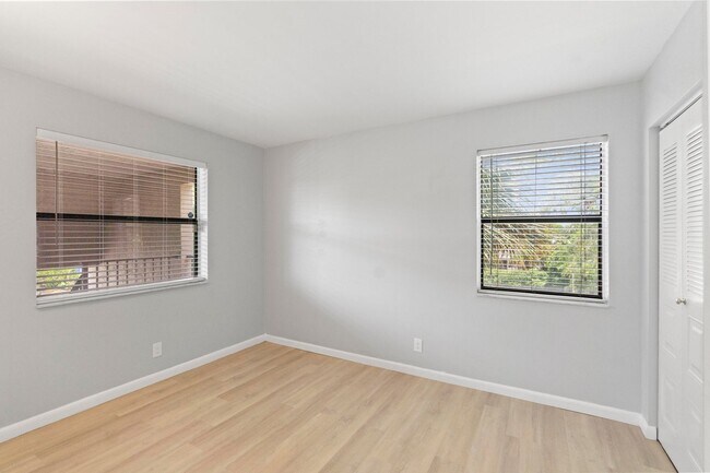 Building Photo - 8777 Shadow Wood Blvd