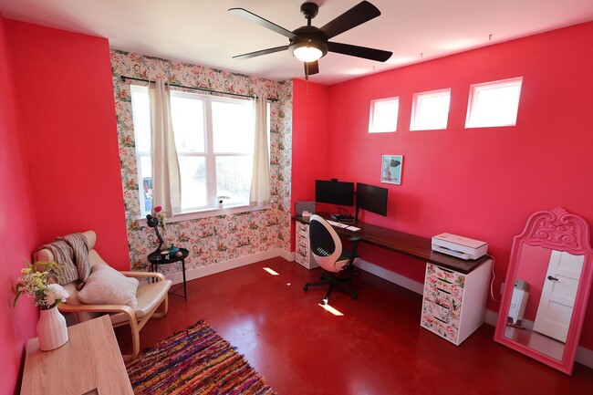 Building Photo - Newly Built Duplex!