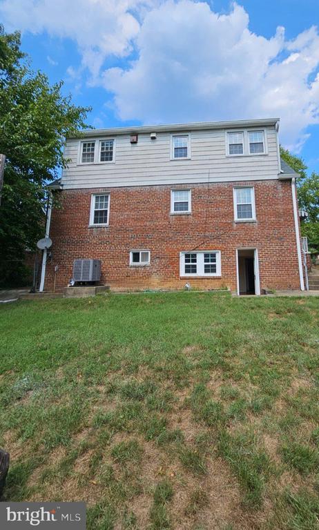 Building Photo - 626 N George Mason Dr