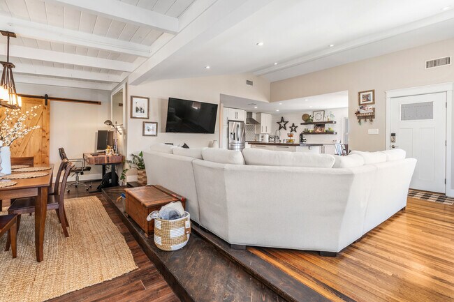 Building Photo - 246 Copper Ave