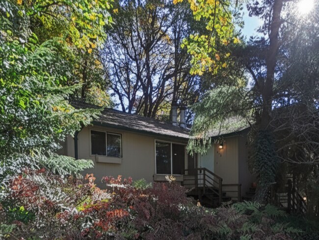 Building Photo - WINTER SPECIAL ~ $920 OFF FIRST MONTH RENT