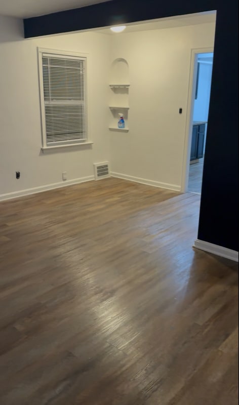 Building Photo - 3938 E 177th St