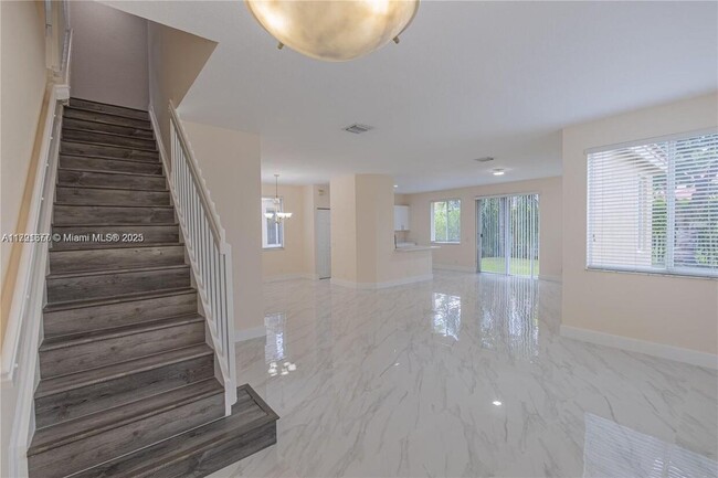 Building Photo - 1028 Golden Cane Dr