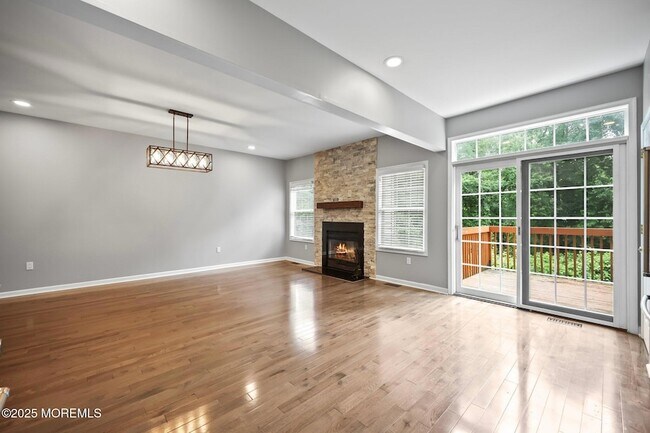 Building Photo - 18 Smock Ct