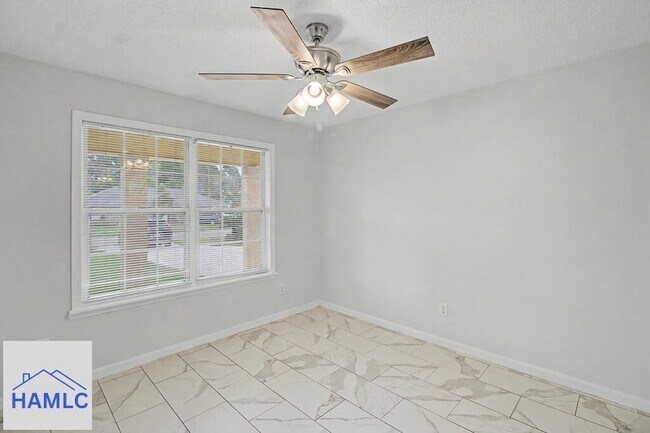 Building Photo - 340 McCumber Dr