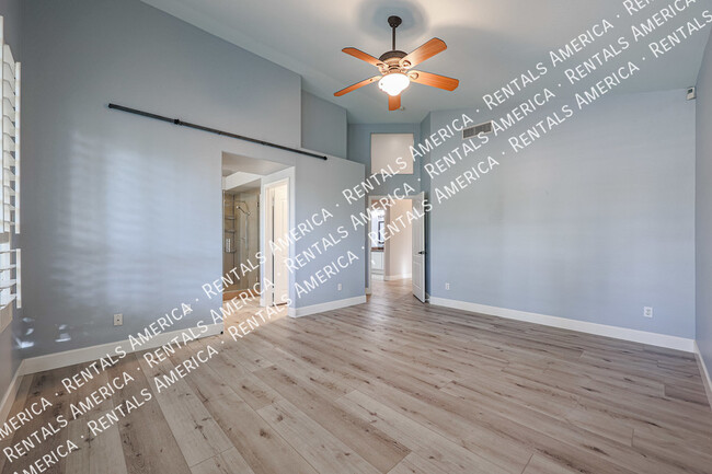 Building Photo - 6806 W Skylark Dr