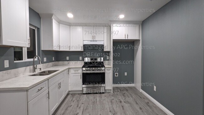 Building Photo - 7432 Franklin St