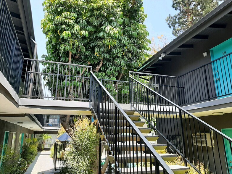 Building Photo - 14804 Dickens St