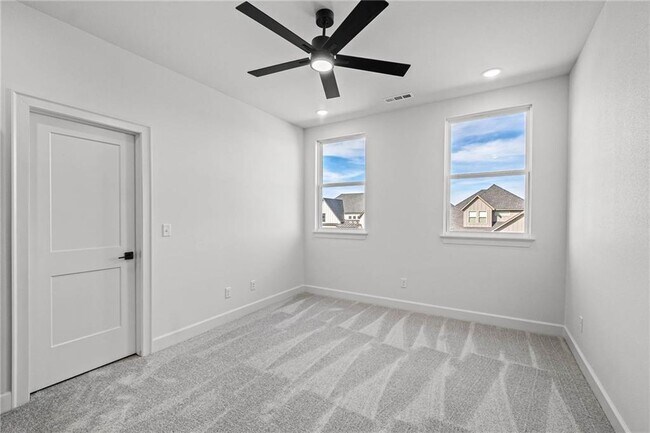 Building Photo - 1821 Lotus Rd