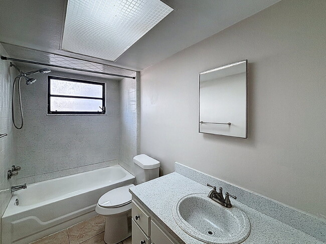 Building Photo - 10597 101st Ave