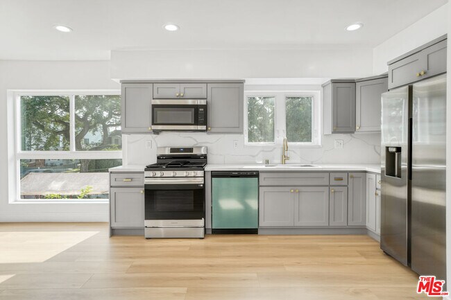 Building Photo - 2057-2054 S Garth Ave