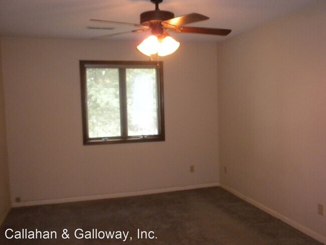 Building Photo - 104 E Green Meadows Rd
