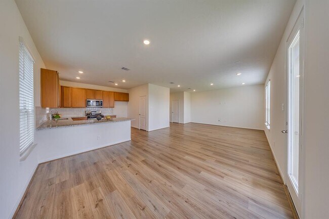 Building Photo - 8130 Leisure Pt Dr