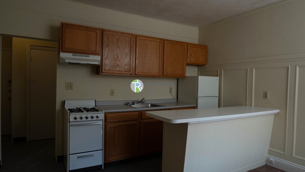 Building Photo - 1124 Commonwealth Ave