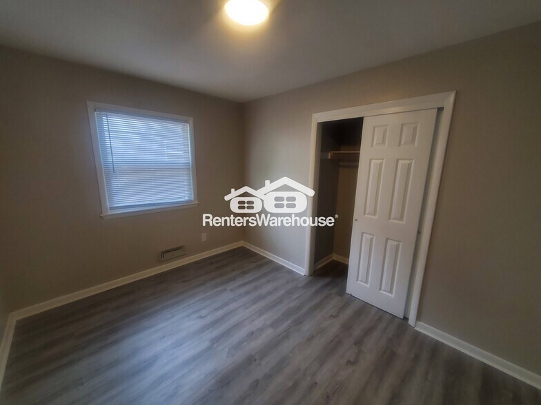 Building Photo - 5854 N 64th St