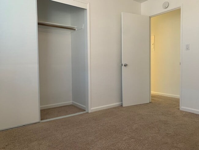 Building Photo - 144 Duranta St