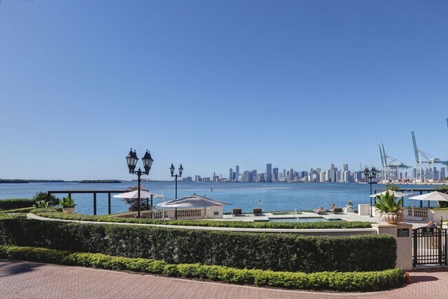 Building Photo - 5245 Fisher Island Dr