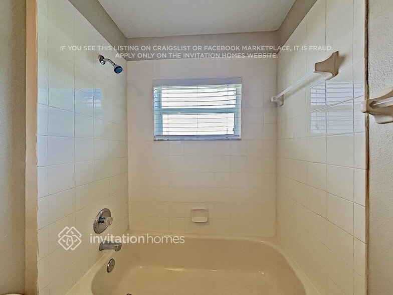 Building Photo - 3922 Rollingsford Cir