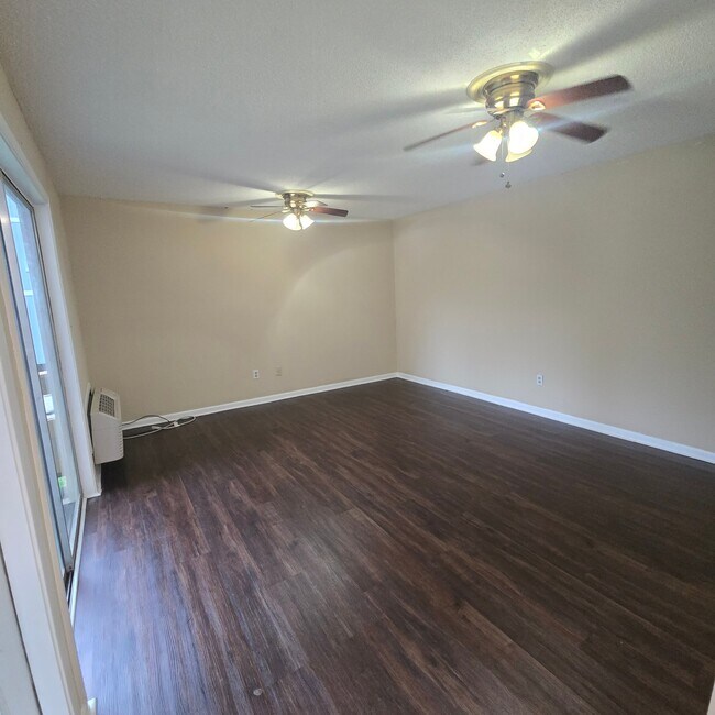 Building Photo - 360 Aquarius Dr