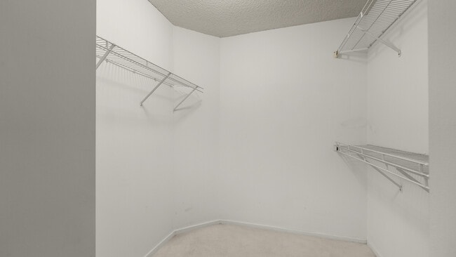 Building Photo - 480 N McClurg Ct