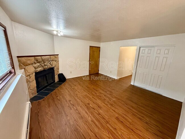 Building Photo - 211 McCarrey St