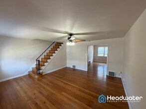 Building Photo - 261 S Bayberry Ln
