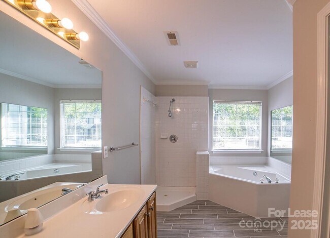 Building Photo - 3503 Brooktree Ln