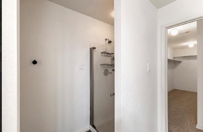 Building Photo - 1605 Balsam Way