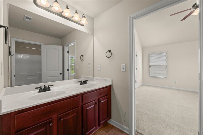 Building Photo - 542 Oconee Cir