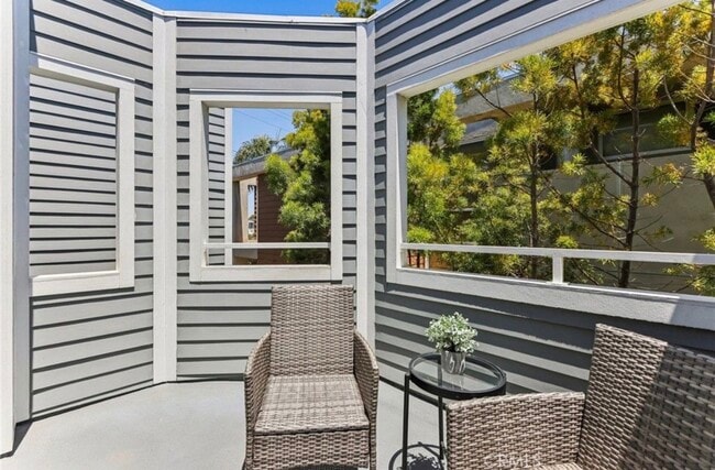 Building Photo - 1304-1312 12th St