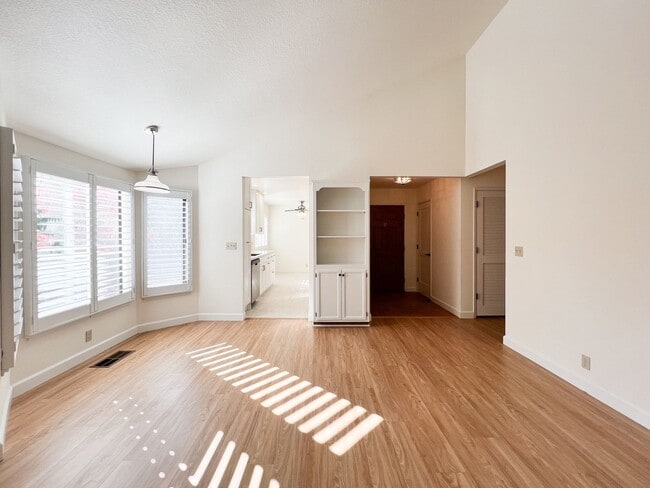 Building Photo - St. Helena – Spacious Two-Bedroom, Two-Bathroom Condo