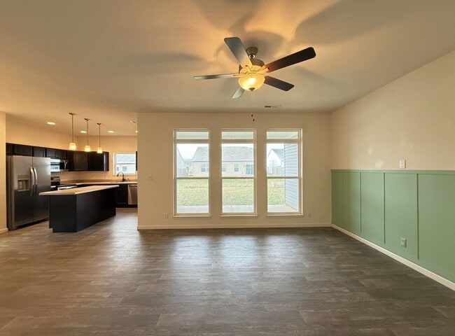 Building Photo - South Side...Newer 3 Bedroom 2 Bath House