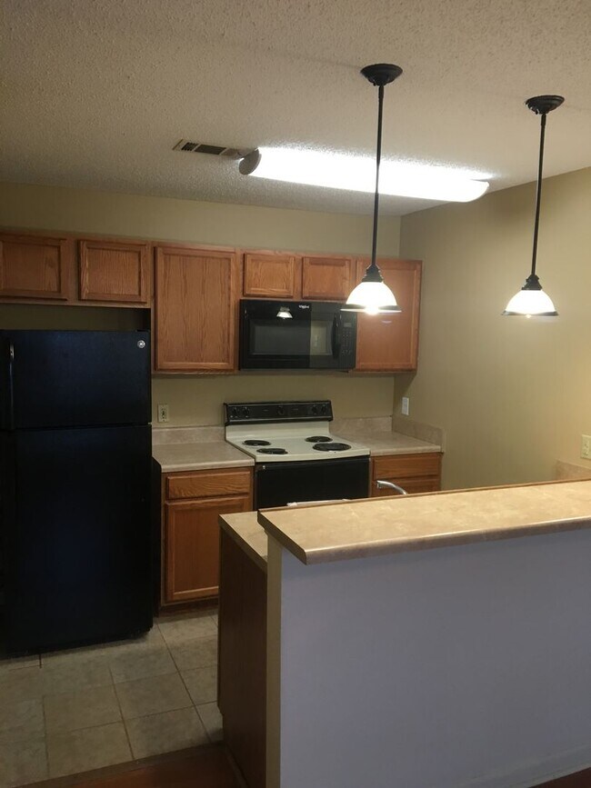 Building Photo - Tillman Place, 330