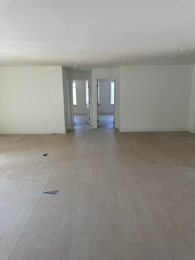 Building Photo - 3905 1st Ave