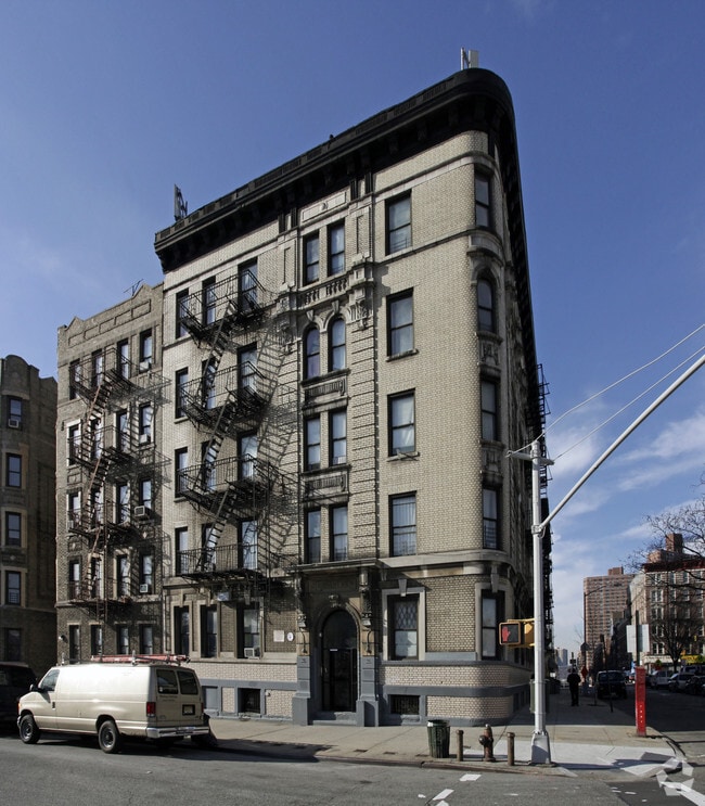 Building Photo - 110 convent Avenue