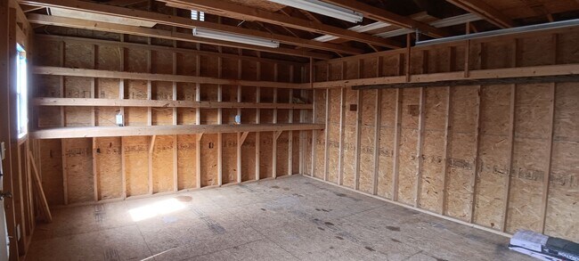 Building Photo - Christiansburg, 3 BR / 2 BA, Available Now