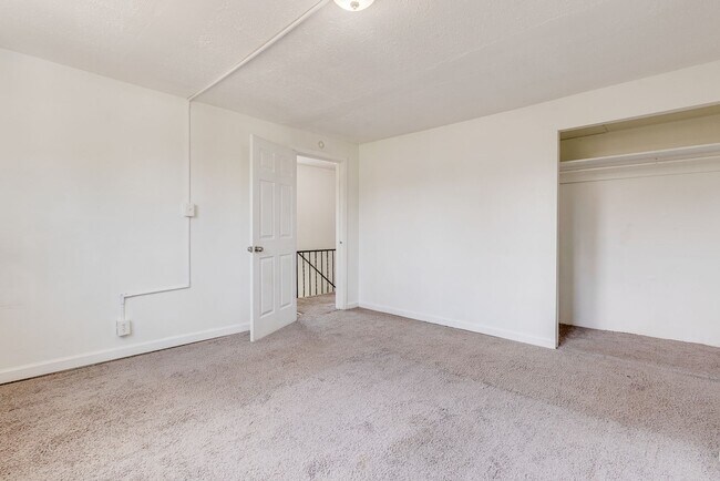 Building Photo - AVAILABLE August 2026 - Beautiful 2+ Bedroom Home w/ Updates Throughout!