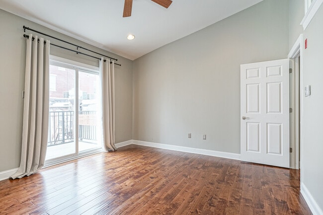 Building Photo - 6 Strawberry St