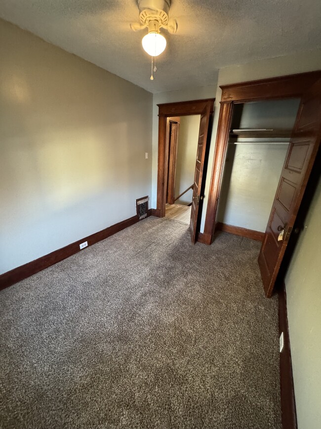 Third Bedroom - 925 Walnut St.