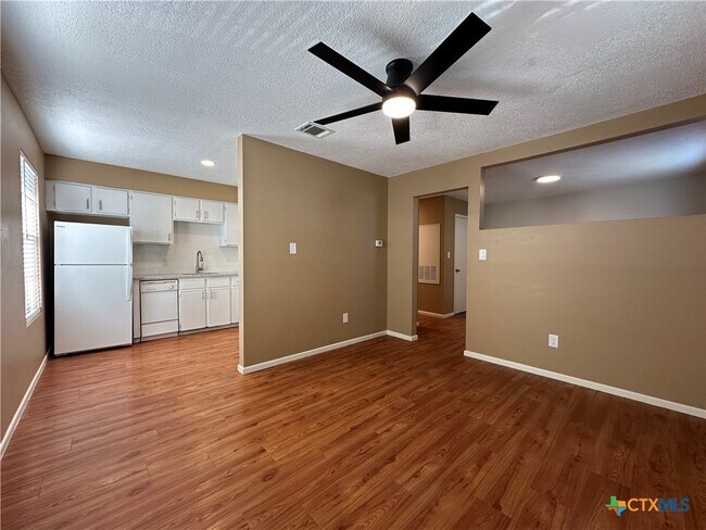 Primary Photo - 1409 N Bishop St