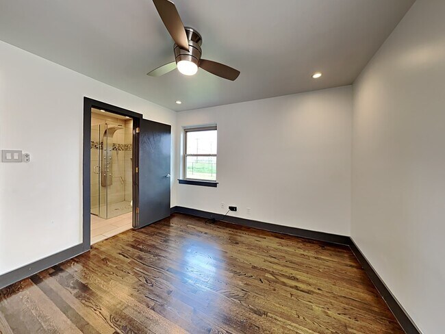 Building Photo - 2307 Cardinal Ln